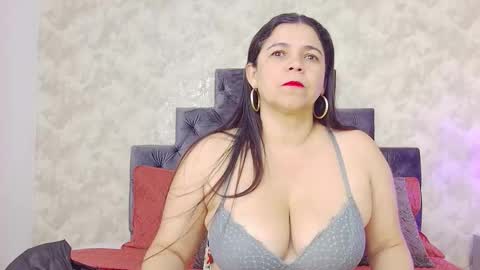 Elizabeth online show from 01-11-26, 12:15