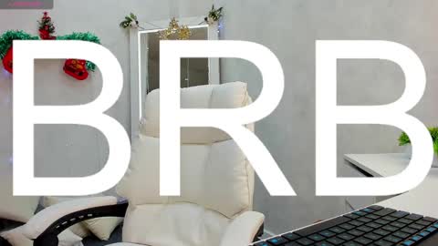 Snapshot of elizabeth_harpper chatting on 12-28-24, 11:52 Elizabeth online show from 12-28-24, 11:52