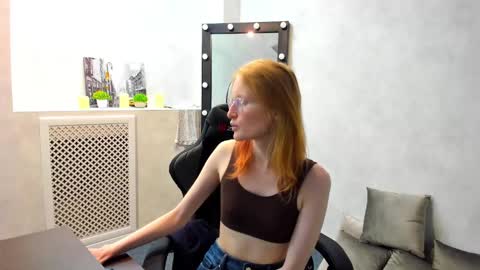 Snapshot of elizabeth_harpper chatting on 02-12-25, 11:18 Elizabeth online show from 02-12-25, 11:18