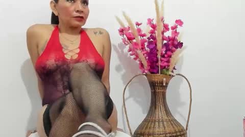 Elizabeth Mathure online show from 10-18-25, 07:42