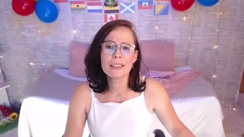 Elizabeth online show from 07-06-26, 03:03