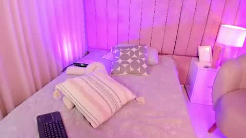 elizabeth_roche online show from 07-30-26, 02:27