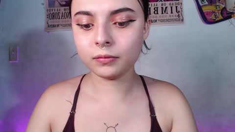 Snapshot of elizabeth_taylorxxx chatting on 01-06-25, 12:05 Elizabeth Taylor online show from 01-06-25, 12:05