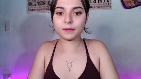 Snapshot of elizabeth_taylorxxx chatting on 01-06-25, 03:09 Elizabeth Taylor online show from 01-06-25, 03:09