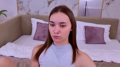 Snapshot of elizabethcash chatting on 02-20-25, 10:37 Elizabeth online show from 02-20-25, 10:37