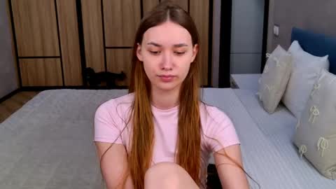 Elizabeth online show from 04-18-26, 04:16