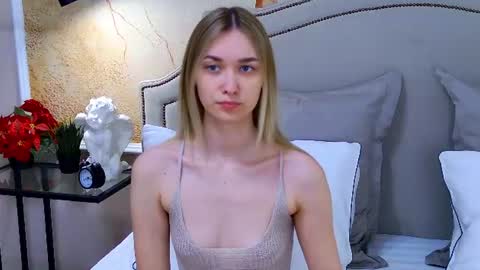 Elizabeth online show from 06-23-26, 04:27