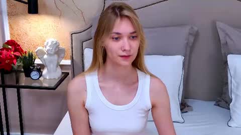 Elizabeth online show from 07-18-26, 04:11