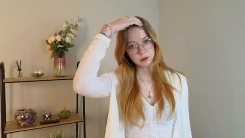 Snapshot of elizabethmcdaniel chatting on 07-18-26, 09:57 Eva online show from 07-18-26, 09:57
