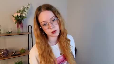 Snapshot of elizabethmcdaniel chatting on 07-19-26, 10:08 Eva online show from 07-19-26, 10:08