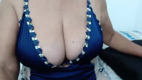Snapshot of elizabethmiler chatting on 05-25-26, 02:50 ElizabethMiler online show from 05-25-26, 02:50