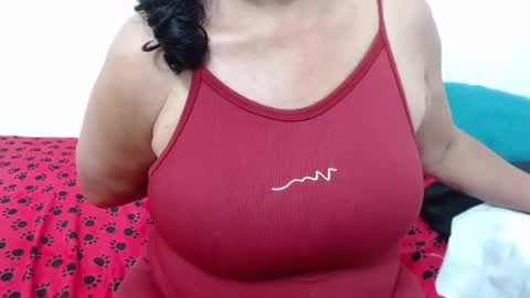 Snapshot of elizabethmiler chatting on 06-14-26, 02:46 ElizabethMiler online show from 06-14-26, 02:46