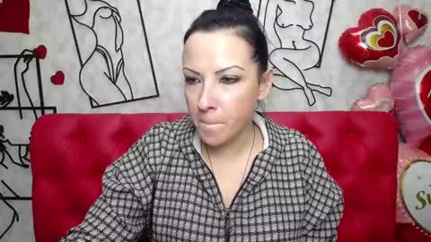 ElizabethSho online show from 03-11-25, 12:22