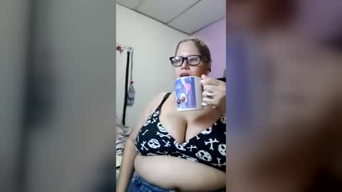 Elizabeth online show from 07-08-26, 10:14