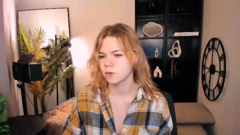 Snapshot of elizabethvane chatting on 06-27-26, 05:34 Elizabeth online show from 06-27-26, 05:34
