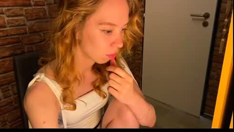 Eliza online show from 06-11-26, 07:23