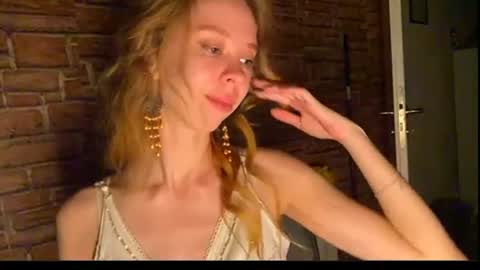 Eliza online show from 07-28-26, 08:52