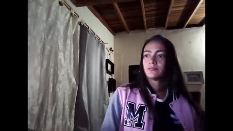 Snapshot of elizka_00 chatting on 04-11-26, 03:33 elizka 00 online show from 04-11-26, 03:33
