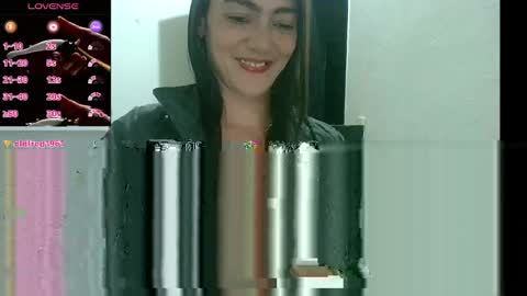 Snapshot of elizka_00 chatting on 05-07-26, 12:49 elizka 00 online show from 05-07-26, 12:49