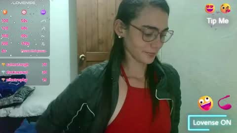 Snapshot of elizka_00 chatting on 05-08-26, 04:29 elizka 00 online show from 05-08-26, 04:29