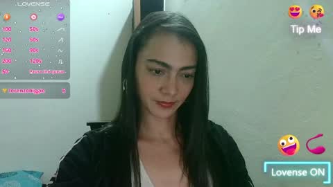 Snapshot of elizka_00 chatting on 05-19-26, 02:51 elizka 00 online show from 05-19-26, 02:51