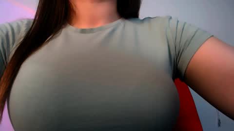 Snapshot of elizsun chatting on 04-27-26, 09:40 elizsun online show from 04-27-26, 09:40