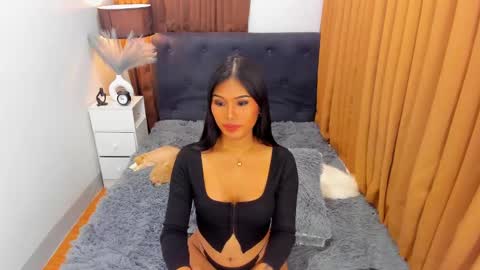 Snapshot of ella______ chatting on 01-02-25, 02:13 Ella online show from 01-02-25, 02:13