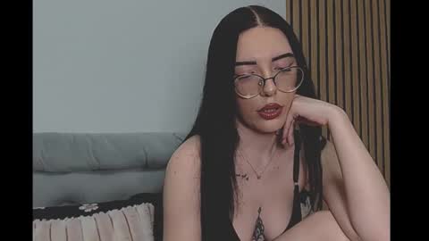 Chloe online show from 11-25-25, 10:32