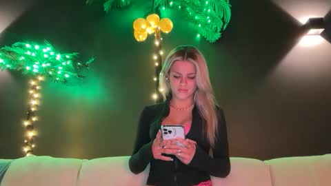 Ella online show from 01-12-26, 05:56