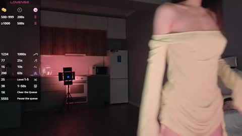 Lee online show from 10-31-25, 02:45