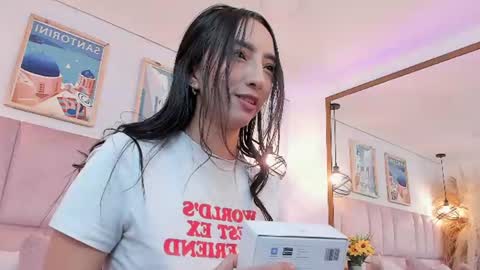 Snapshot of ella_parker_ chatting on 07-25-26, 03:37 Ella online show from 07-25-26, 03:37