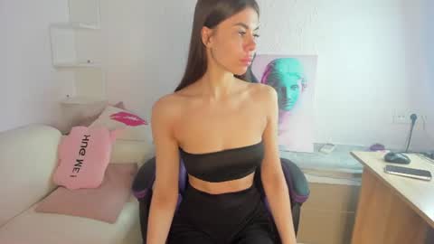 Ella online show from 07-29-26, 01:37