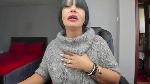 Ella online show from 10-20-25, 12:16