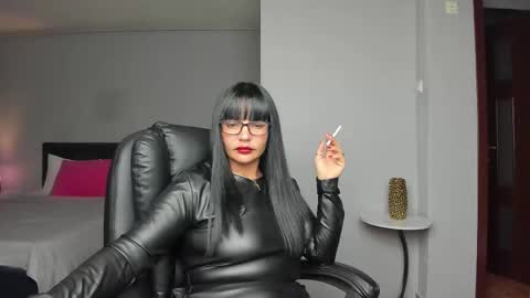 Ella online show from 11-25-25, 06:41