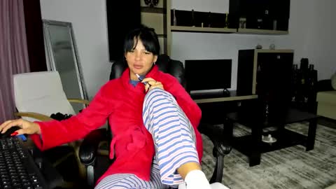 Ella online show from 04-10-26, 10:03