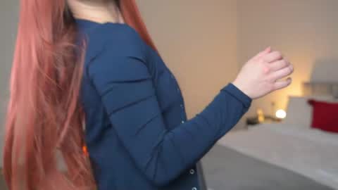 Ella online show from 04-10-26, 06:56