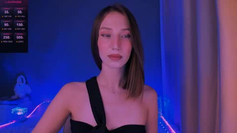 ellaamber online show from 05-19-26, 01:56