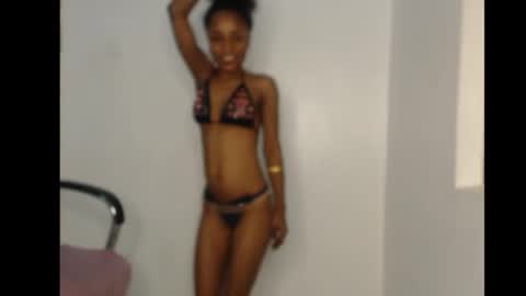 Snapshot of ellababy8 chatting on 09-11-25, 04:56 ella online show from 09-11-25, 04:56