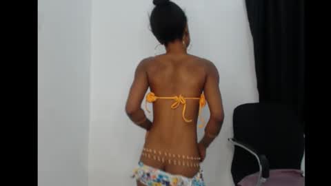 Snapshot of ellababy8 chatting on 09-12-25, 05:29 ella online show from 09-12-25, 05:29