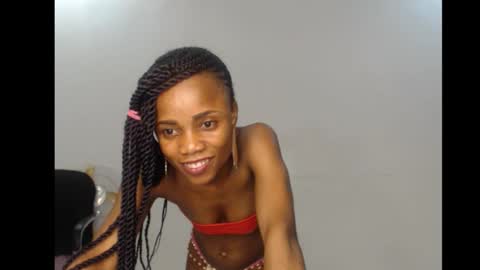 Snapshot of ellababy8 chatting on 09-24-25, 07:23 ella online show from 09-24-25, 07:23