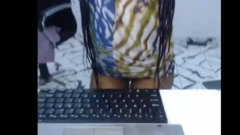 Snapshot of ellababy8 chatting on 10-01-25, 06:58 ella online show from 10-01-25, 06:58