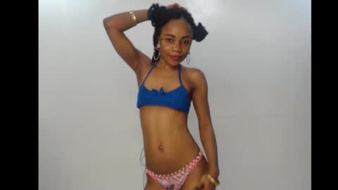 Snapshot of ellababy8 chatting on 10-09-25, 05:27 ella online show from 10-09-25, 05:27