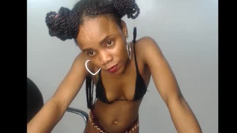 Snapshot of ellababy8 chatting on 10-10-25, 07:02 ella online show from 10-10-25, 07:02