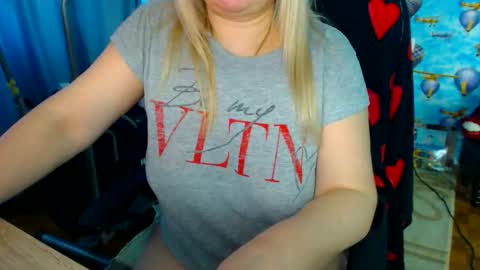  IsaBella  online show from 12-19-25, 08:32