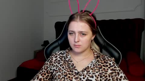 EllaBells online show from 04-08-26, 05:18