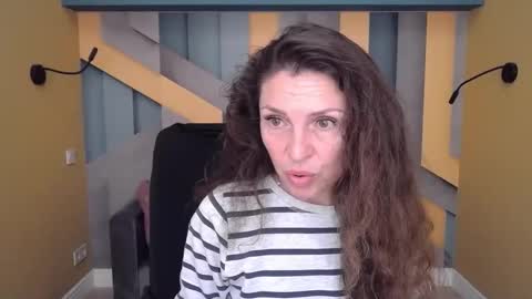 EllaLongs online show from 10-26-25, 12:33