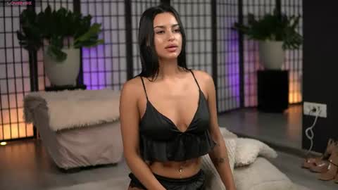 Ella Luxe online show from 07-23-26, 03:15
