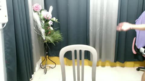 ELLA online show from 06-16-26, 04:20