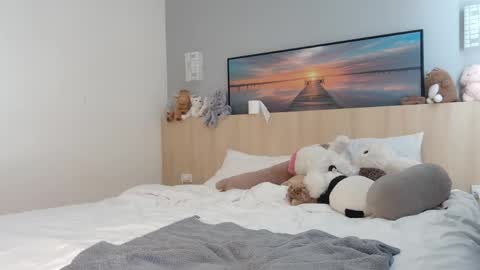 Ella Mira online show from 05-22-26, 02:19