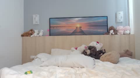 Ella Mira online show from 06-13-26, 02:09